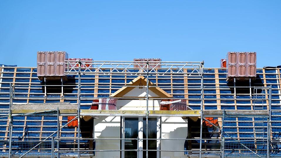 Der Eigenheimkauf ist vor allem in Bayerns Ballungsr&auml;umen f&uuml;r viele nahezu unbezahlbar. (Symbolbild)