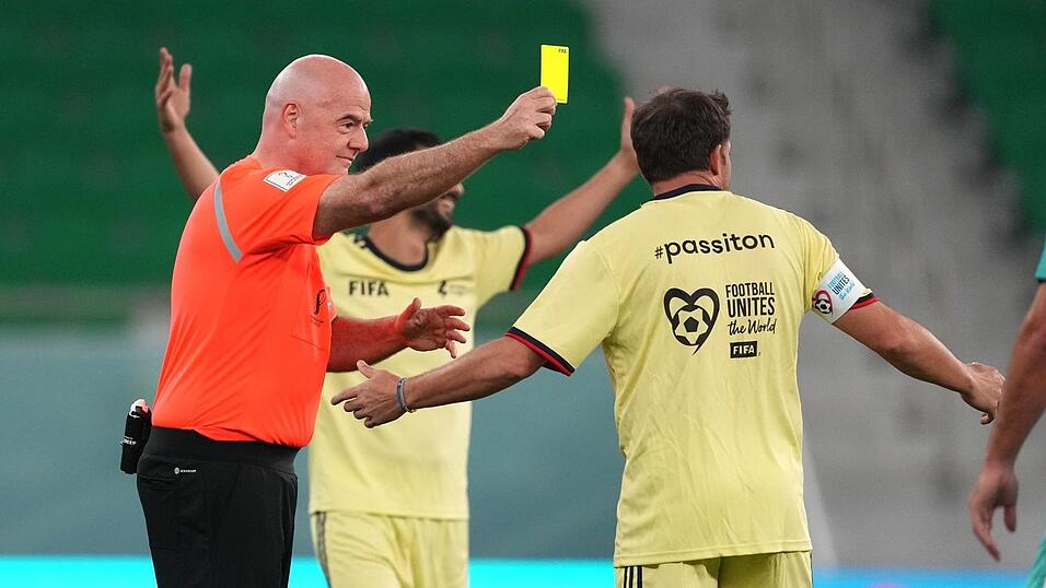 Die FIFA um Präsident Infantino erlässt Balogun eine Sperre. (Archivbild) Die FIFA um Präsident Infantino erlässt Balogun eine Sperre. (Archivbild)