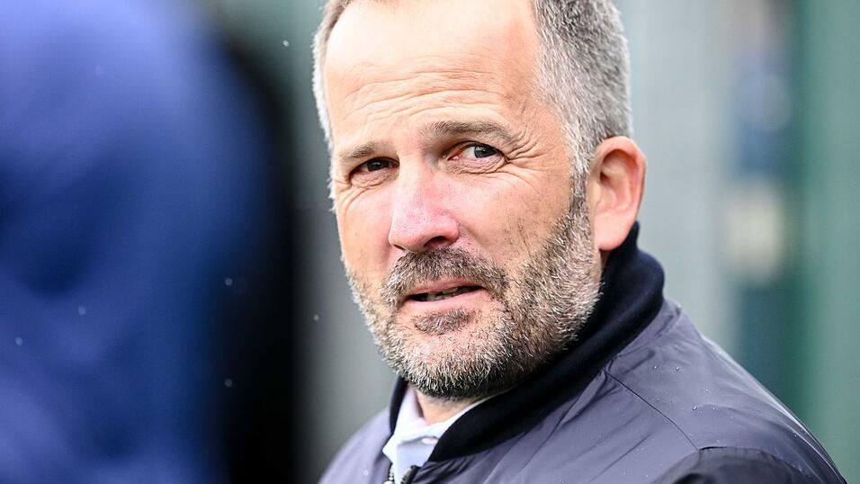 Übernimmt Ex-Trainer Baum? (Archivbild) Übernimmt Ex-Trainer Baum? (Archivbild)