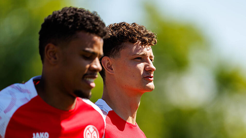 Neu in Mainz: Ex-Hamburger Ransford Königsdörffer (l.) und Eric Martel wechselten ablösefrei. Neu in Mainz: Ex-Hamburger Ransford Königsdörffer (l.) und Eric Martel wechselten ablösefrei.