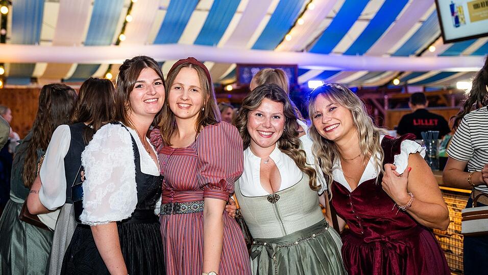 Die Partybilder vom Montag, 17. August, aus dem Festzelt Wenisch. Die Partybilder vom Montag, 17. August, aus dem Festzelt Wenisch.