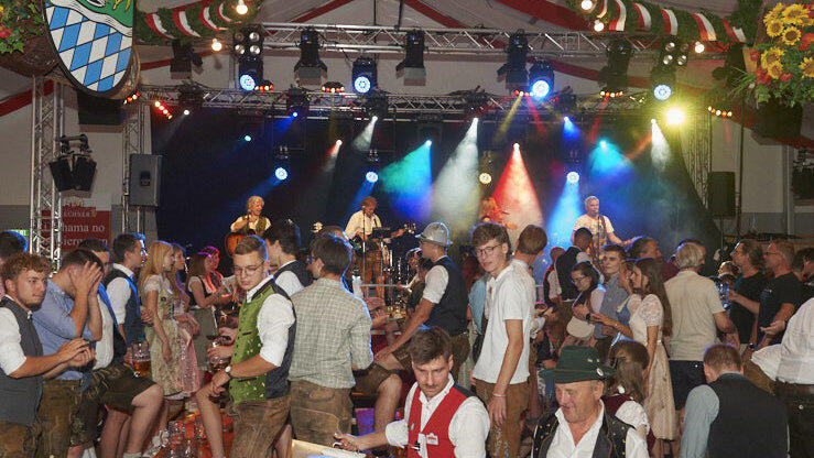 Die Partybilder vom Freitag, 9. August 2024, aus dem Festzelt Lechner. Die Partybilder vom Freitag, 9. August 2024, aus dem Festzelt Lechner.