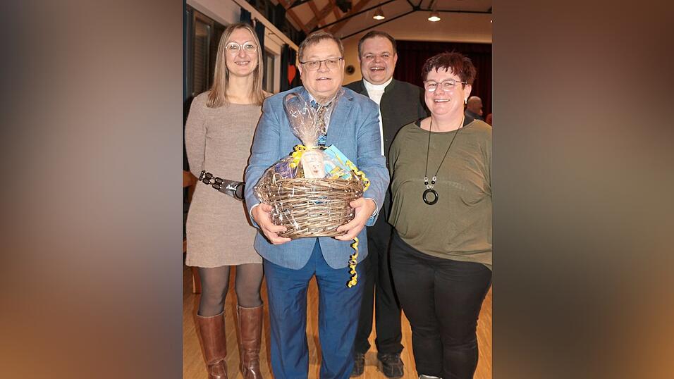 Die Pfarrsekret&auml;rinnen Yvonne und Sylvia werden Erich Haberl arg vermissen.