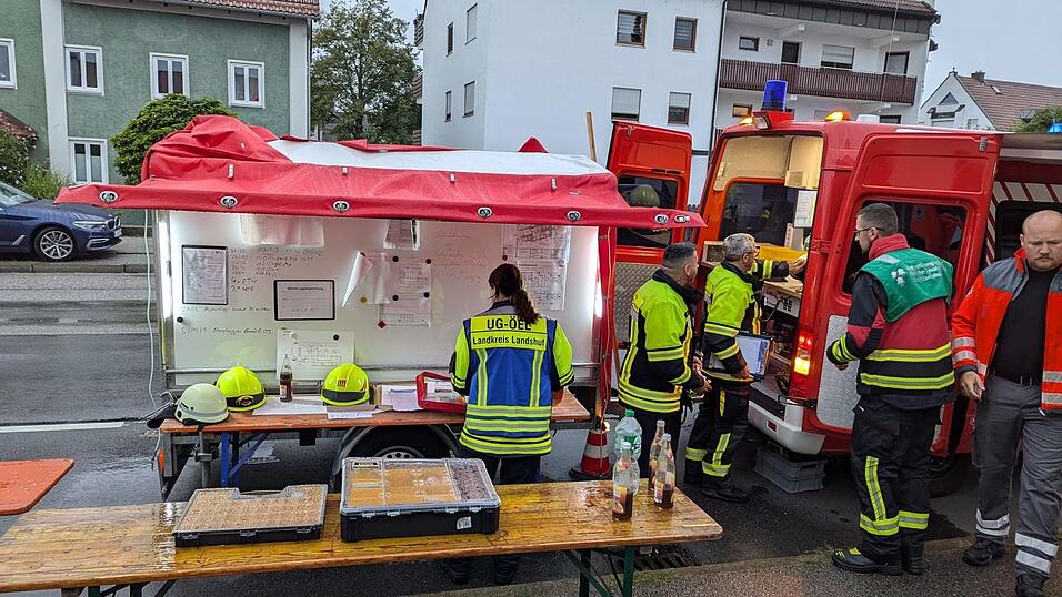 Durch ein Feuer in einer Lagerhalle der Brandt-Schokoladenfabrik in Landshut ist laut Sch&auml;tzungen der Polizei ein Millionenschaden entstanden.