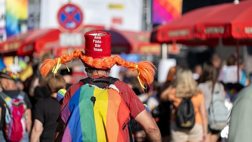 Rekordbeteiligung an Christopher-Streit-Feierlichkeiten in Nürnberg. Rekordbeteiligung an Christopher-Streit-Feierlichkeiten in Nürnberg.