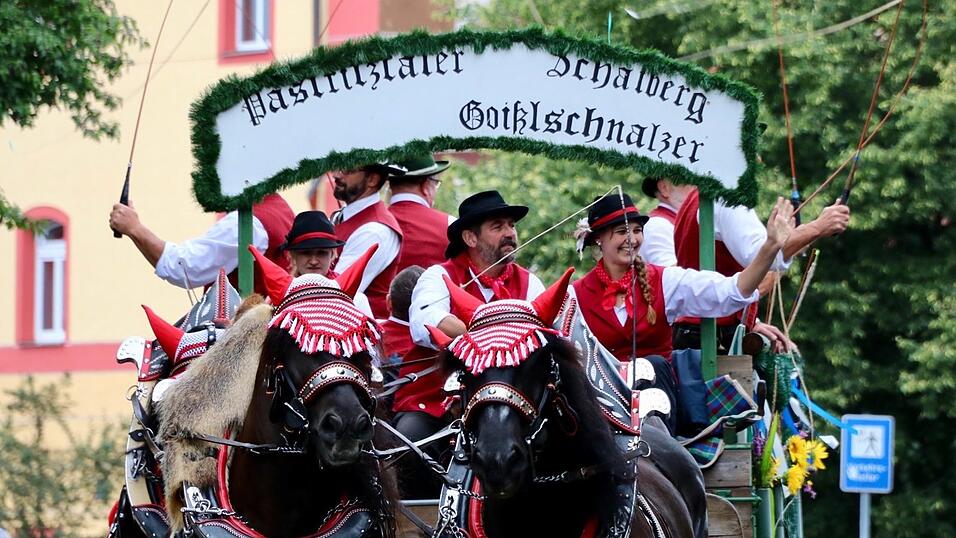 Die schönsten Augenblicke vom Auftakt des Drachenstichfestes am Samstagnachmittag in Furth im Wald. Die schönsten Augenblicke vom Auftakt des Drachenstichfestes am Samstagnachmittag in Furth im Wald.