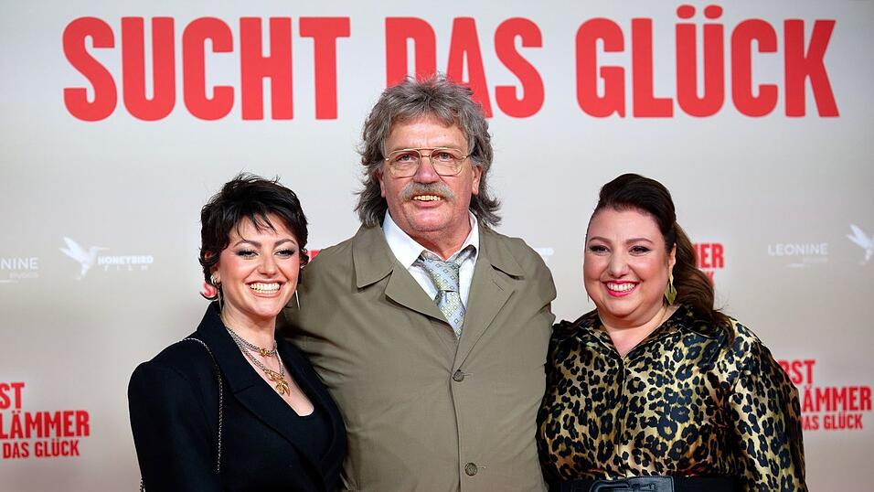 Die Crew: Die Schauspieler Tahnee Schaffarczyk (l-r), Hape Kerkeling (Horst Schl&auml;mmer) und Meltem Kaptan bei der Weltpremiere. (Archivbild)