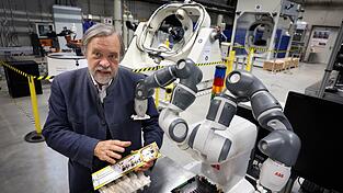 Schon vor 20 Jahren schickte Klaus Schilling kleine Satelliten ins All. Schon vor 20 Jahren schickte Klaus Schilling kleine Satelliten ins All.