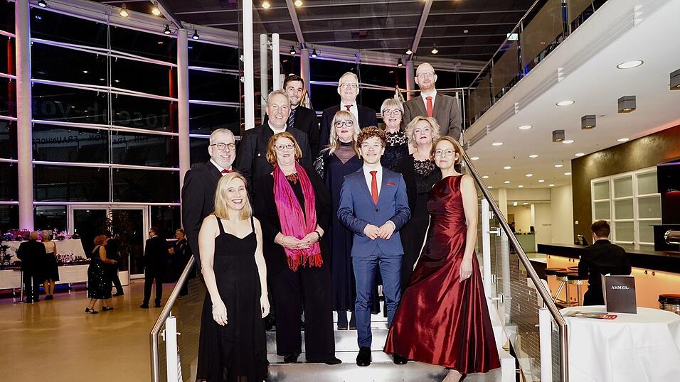 Mit dem SPD-Ball wurde am Samstag die Ballsaison in Straubing eröffnet. Mit dem SPD-Ball wurde am Samstag die Ballsaison in Straubing eröffnet.