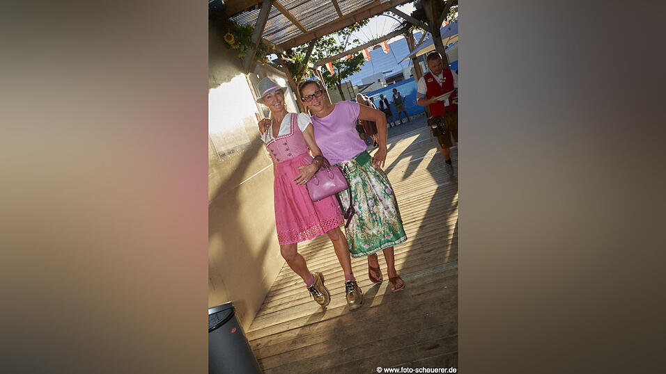 Die Partybilder vom Freitag, 14. August, aus dem Festzelt Lechner. Die Partybilder vom Freitag, 14. August, aus dem Festzelt Lechner.
