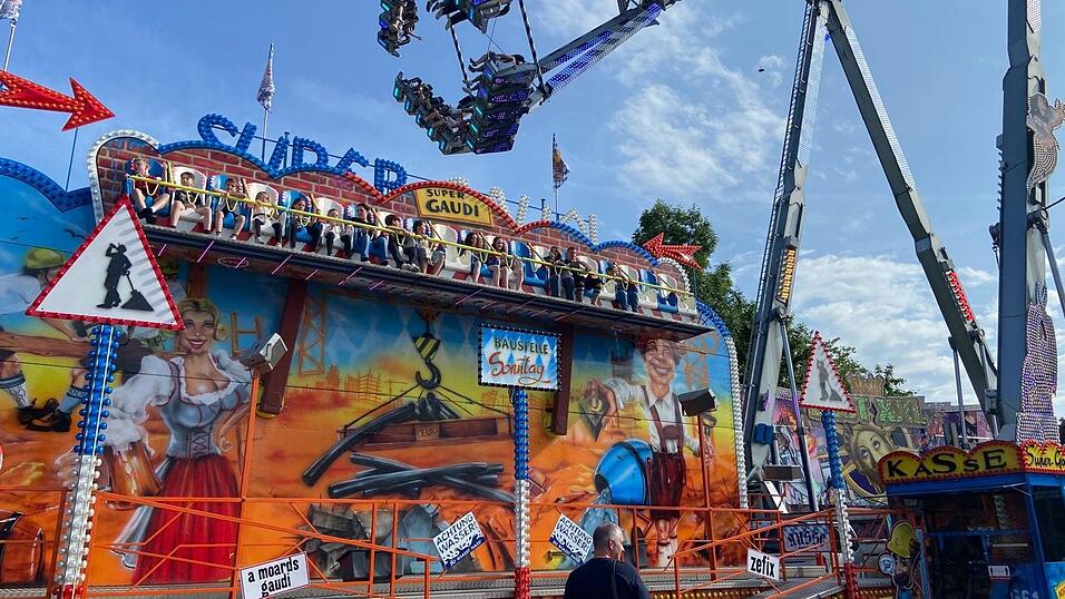Die Josef R&auml;dlinger Unternehmensgruppe mietete das K&ouml;tztinger Volksfest und feierte dort am Freitag mit 2.500 G&auml;sten ein rauschendes Sommerfest.