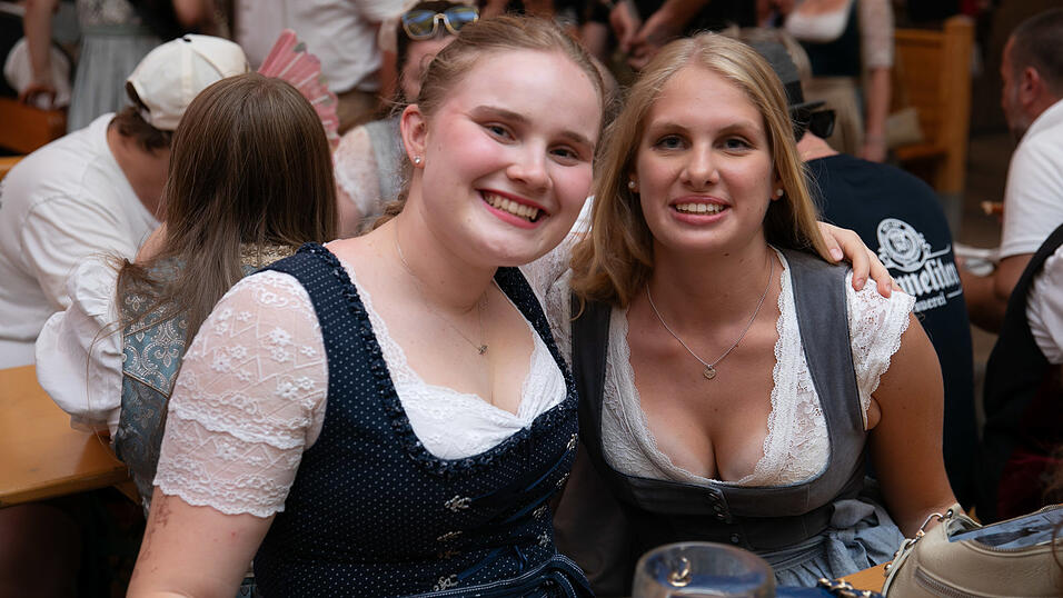 Die Partybilder vom Donnerstag, 14. August, aus dem Festzelt Nothaft. Die Partybilder vom Donnerstag, 14. August, aus dem Festzelt Nothaft.