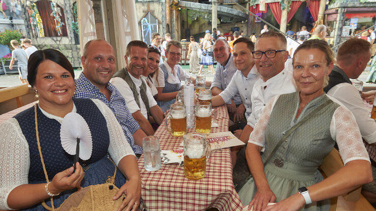 Die Partybilder vom Dienstag, 13. August 2024, aus dem Festzelt Lechner. Die Partybilder vom Dienstag, 13. August 2024, aus dem Festzelt Lechner.