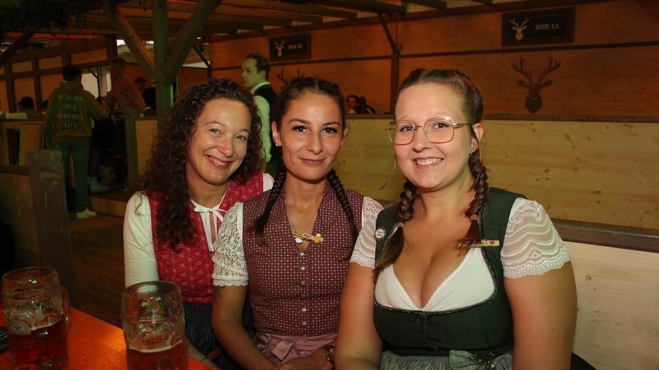 Auch am Samstagabend strömten viele Landshuter zur Dult. Auch am Samstagabend strömten viele Landshuter zur Dult.