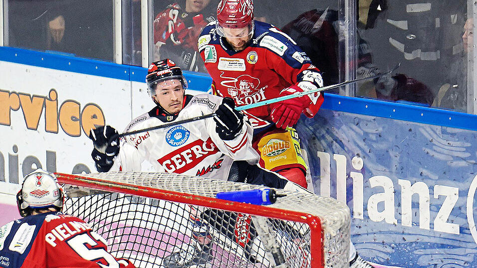 Auch im letzten Spiel der Hauptrunde zeigte die DSC-Defensive um Ondrej Pozivil (in rot) ihre Klasse. Auch im letzten Spiel der Hauptrunde zeigte die DSC-Defensive um Ondrej Pozivil (in rot) ihre Klasse.