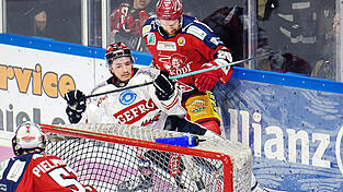 Auch im letzten Spiel der Hauptrunde zeigte die DSC-Defensive um Ondrej Pozivil (in rot) ihre Klasse. Auch im letzten Spiel der Hauptrunde zeigte die DSC-Defensive um Ondrej Pozivil (in rot) ihre Klasse.