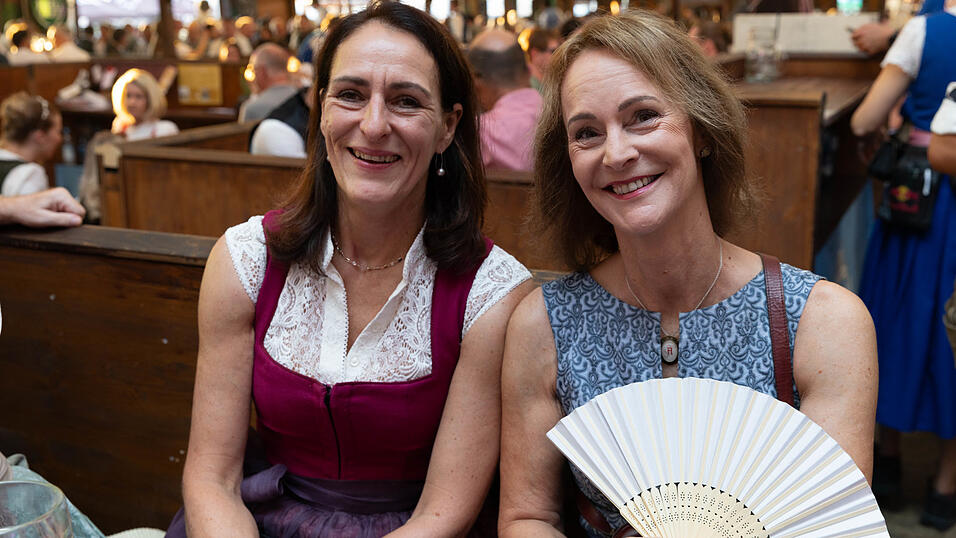 Die Partybilder vom Dienstag, 11. August, aus dem Festzelt Wenisch. Die Partybilder vom Dienstag, 11. August, aus dem Festzelt Wenisch.