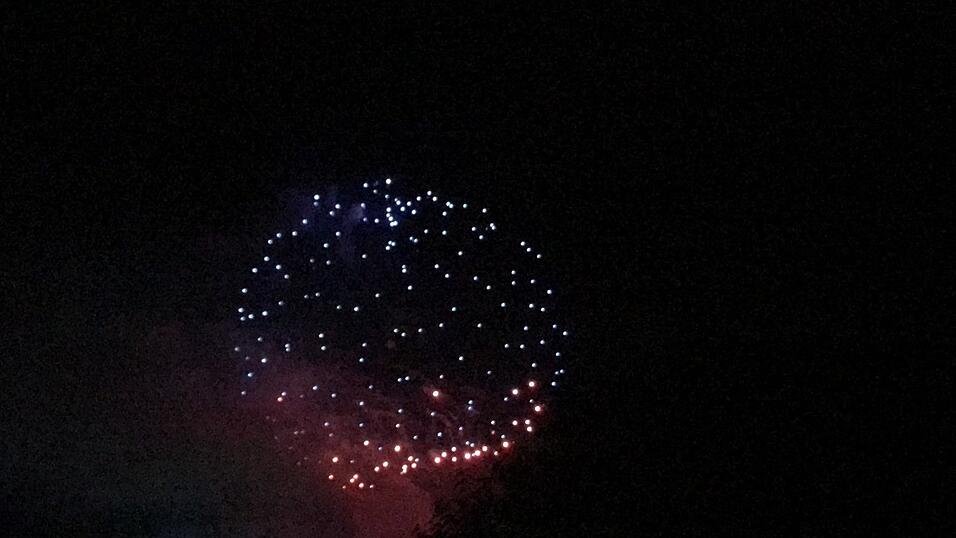 Das war das Abschlussfeuerwerk des Gäubodenvolksfestes 2019. Das war das Abschlussfeuerwerk des Gäubodenvolksfestes 2019.