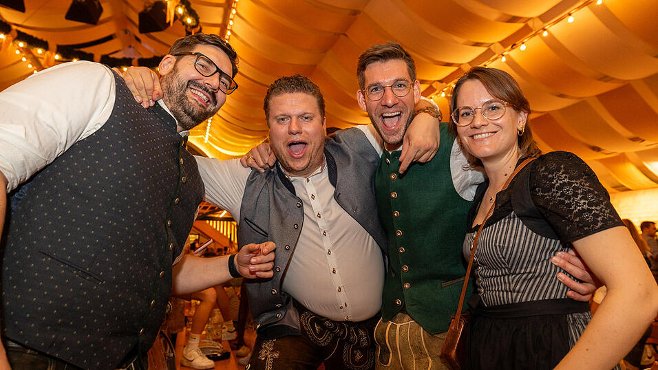 Die Partybilder vom Freitag, 9. August 2024, aus dem Festzelt Nothaft. Die Partybilder vom Freitag, 9. August 2024, aus dem Festzelt Nothaft.