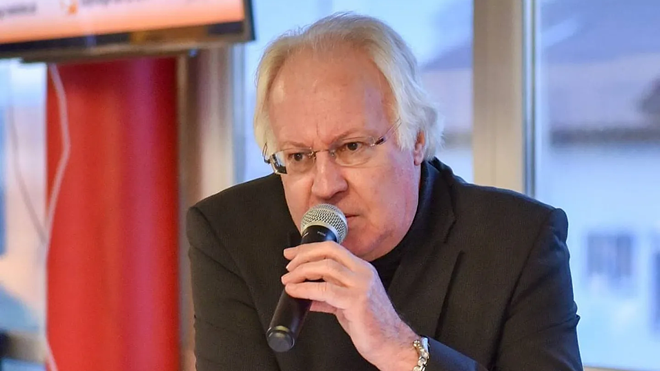 Jürgen Klopps Idee zur Einführung einer neuen Nachwuchsliga ist für Klaus Sturm „ein Krampf“. Jürgen Klopps Idee zur Einführung einer neuen Nachwuchsliga ist für Klaus Sturm „ein Krampf“.