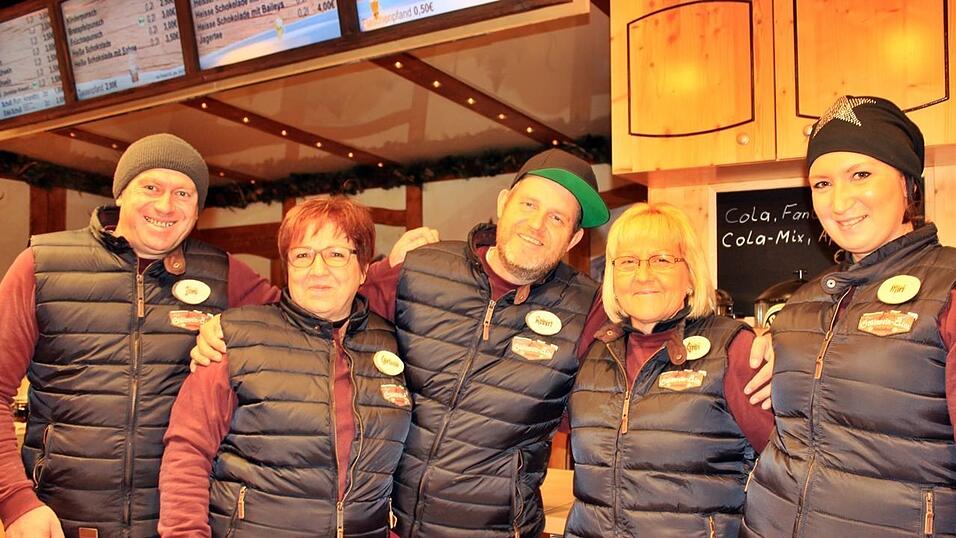 Am Donnerstagabend ist der Landshuter Christkindlmarkt eröffnet worden. Am Donnerstagabend ist der Landshuter Christkindlmarkt eröffnet worden.