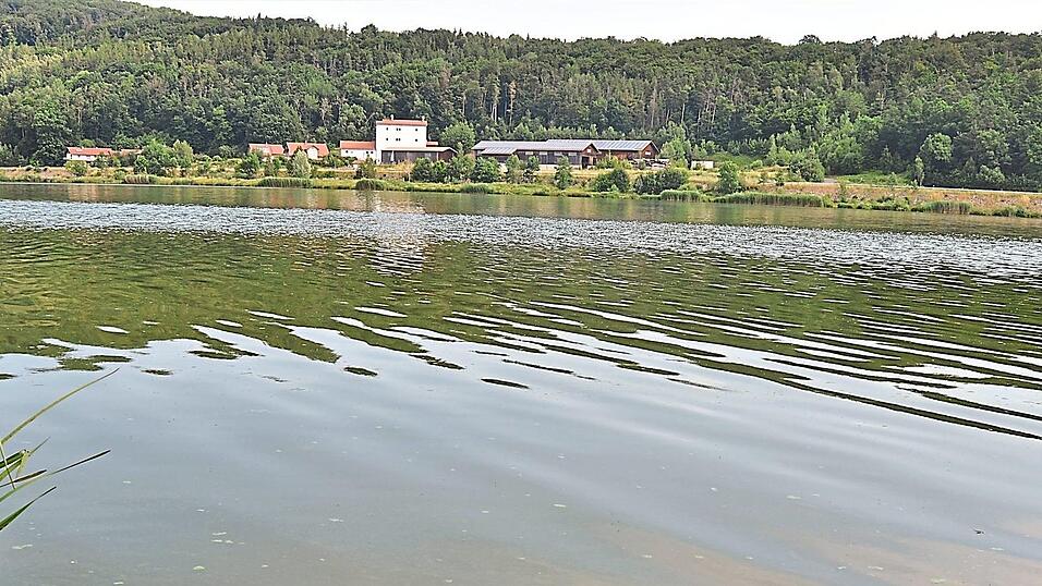 Noch sind Blaualgen im Drachensee kein gr&ouml;&szlig;eres Problem.