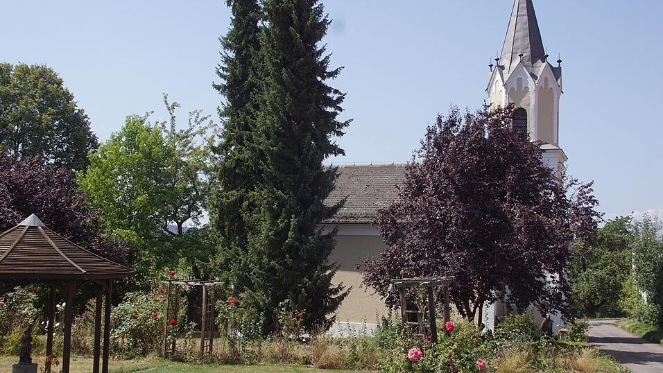 Das Klostergut Hofstetten sei „ein Juwel“, sagt Falkensteins Bürgermeisterin Heike Fries. Das Klostergut Hofstetten sei „ein Juwel“, sagt Falkensteins Bürgermeisterin Heike Fries.