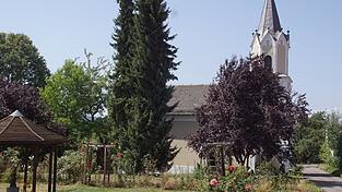 Das Klostergut Hofstetten sei „ein Juwel“, sagt Falkensteins Bürgermeisterin Heike Fries. Das Klostergut Hofstetten sei „ein Juwel“, sagt Falkensteins Bürgermeisterin Heike Fries.