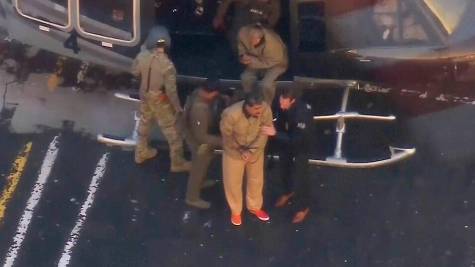 Nicol&aacute;s Maduro wurde von Spezialkr&auml;ften begleitet.