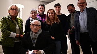 Walter Heufelder (im Vordergrund) wurde von drei Generationen seiner Familie begleitet. Walter Heufelder (im Vordergrund) wurde von drei Generationen seiner Familie begleitet.