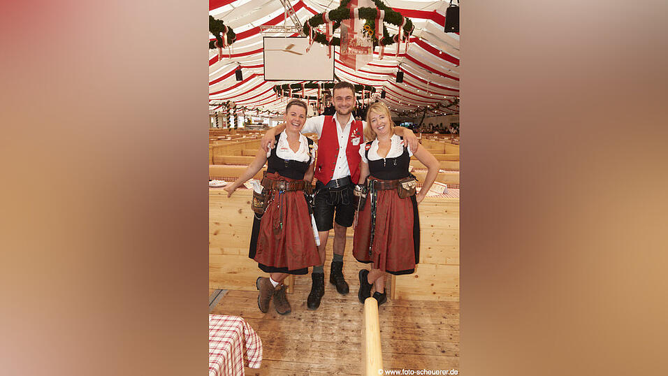 Die Partybilder vom Freitag, 7. August, aus dem Festzelt Lechner. Die Partybilder vom Freitag, 7. August, aus dem Festzelt Lechner.