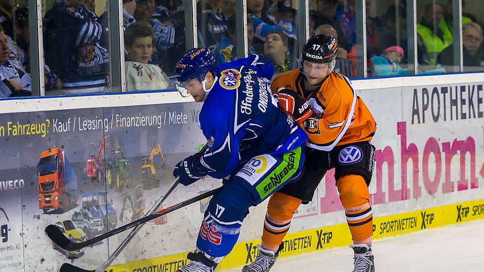 Die Tigers verlieren gegen Wolfsburg mit 2:4. Die Tigers verlieren gegen Wolfsburg mit 2:4.