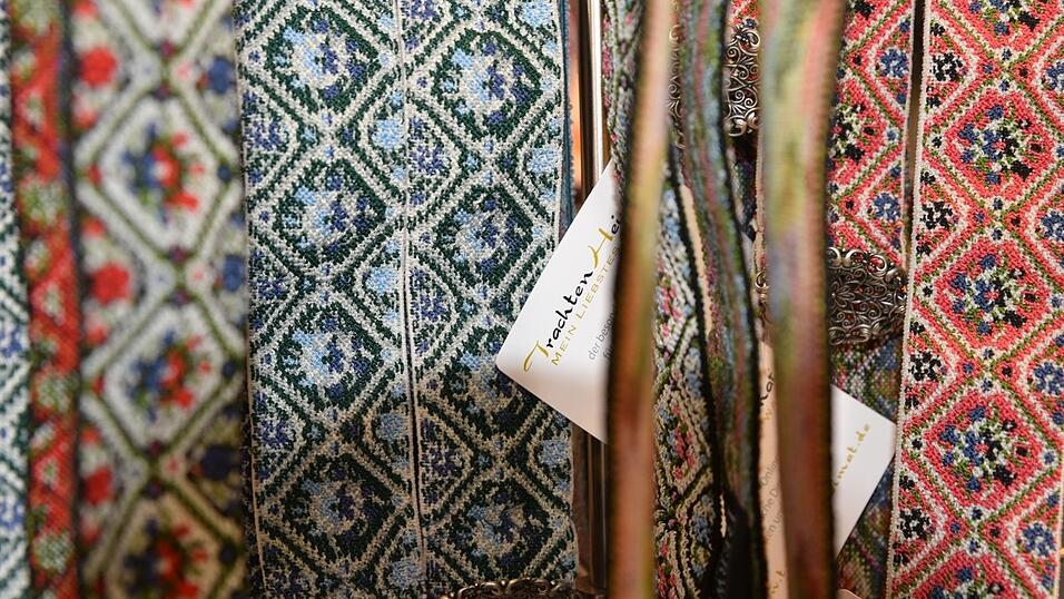 Trachtengürtel sind heuer der Renner.