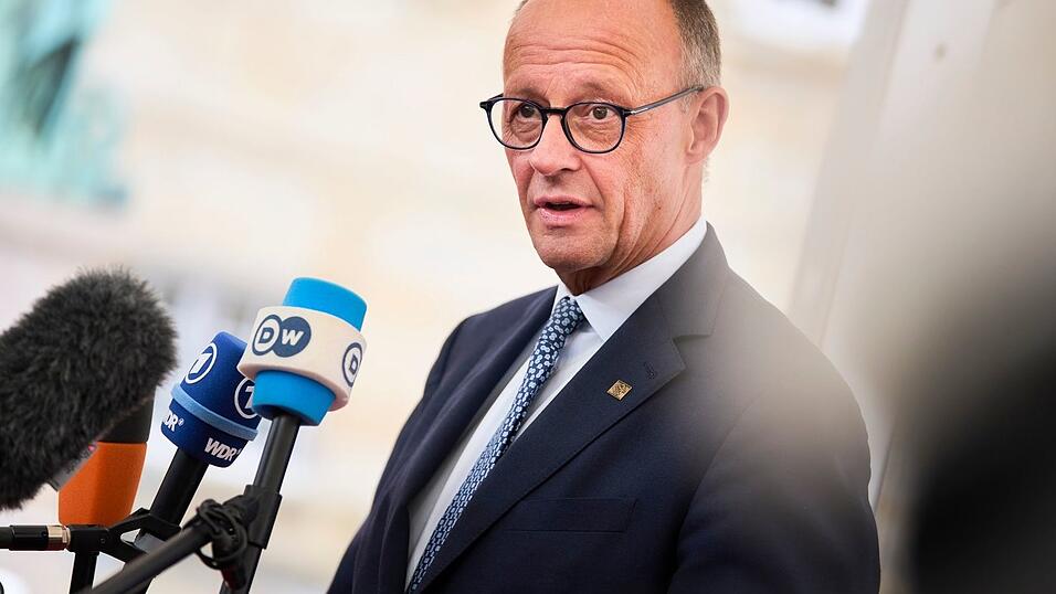Diplomaten zufolge gibt es unter EU-Staaten Meinungsverschiedenheiten zu Fragen der Koordinierung sowie Finanzierung der geplanten Verteidigungs- und Abschreckungsmaßnahmen.