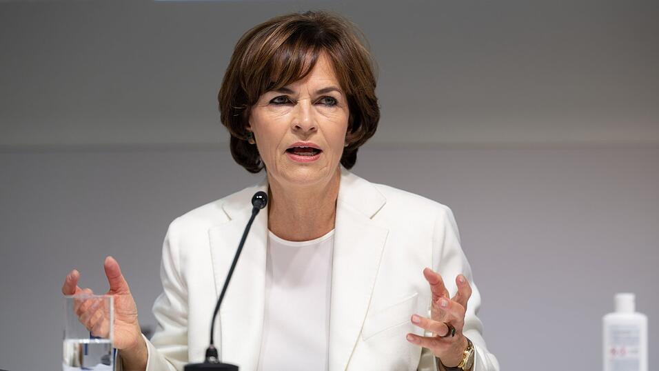 Nicola Leibinger-Kammüller, Vorstandsvorsitzende des Maschinenbauers Trumpf, fordert die Abschaffung des Ostermontags, um Industriearbeitsplätze zu sichern. Nicola Leibinger-Kammüller, Vorstandsvorsitzende des Maschinenbauers Trumpf, fordert die Abschaffung des Ostermontags, um Industriearbeitsplätze zu sichern.