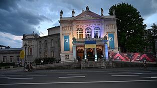 Im Prinzregententheater wird der Bayerischer Filmpreis verliehen.