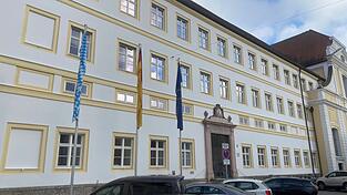 Am Montag f&auml;llt in der Regierung von Niederbayern die Entscheidung &uuml;ber die Zulassung der Liste der Jungen W&auml;hler und der LLL-Tierschutzpartei zur Kommunalwahl 2026.