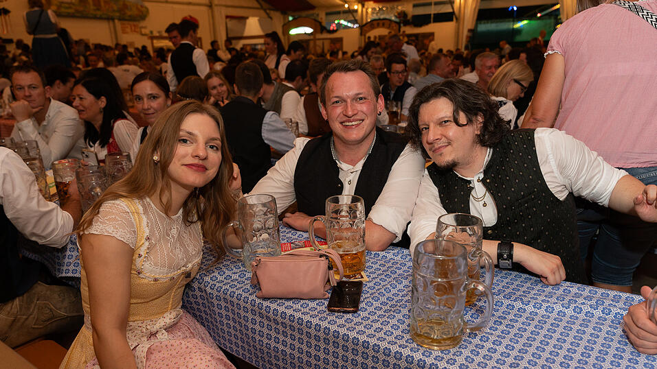 Die Partybilder vom Samstag, 12. August 2023, aus dem Festzelt Greindl. Die Partybilder vom Samstag, 12. August 2023, aus dem Festzelt Greindl.