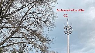 In dieser Funkturmsimulation ist gut erkennbar, wie gro&szlig; ein 40 Meter hoher Funkturm aus Schleuderbeton vor Ort aussehen w&uuml;rde.