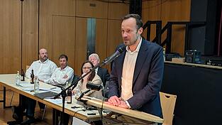 Stephan Lang bei seiner Vorstellungsrede in Tirschenreuth.