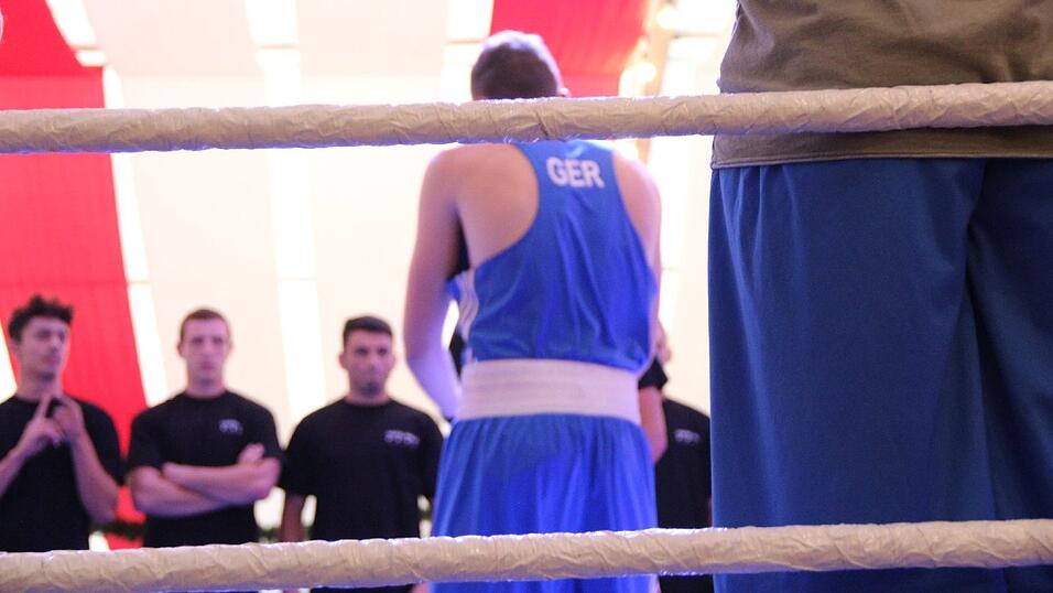 Im Lechner-Festzelt hie&szlig; es am Sonntag wieder 'Let&acute;s get ready to rumble'.