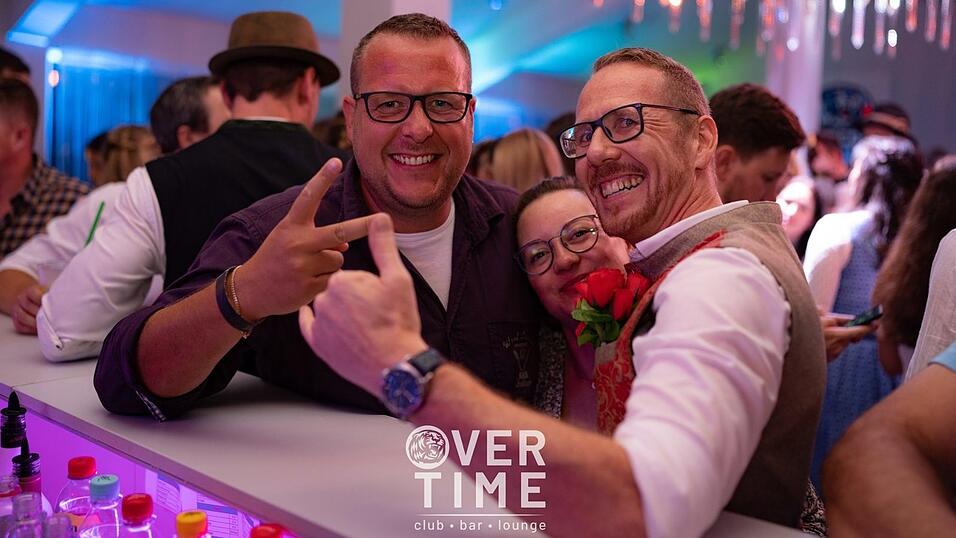 Auch am zweiten Volksfestfreitag schauten viele G&auml;ste im Overtime vorbei.