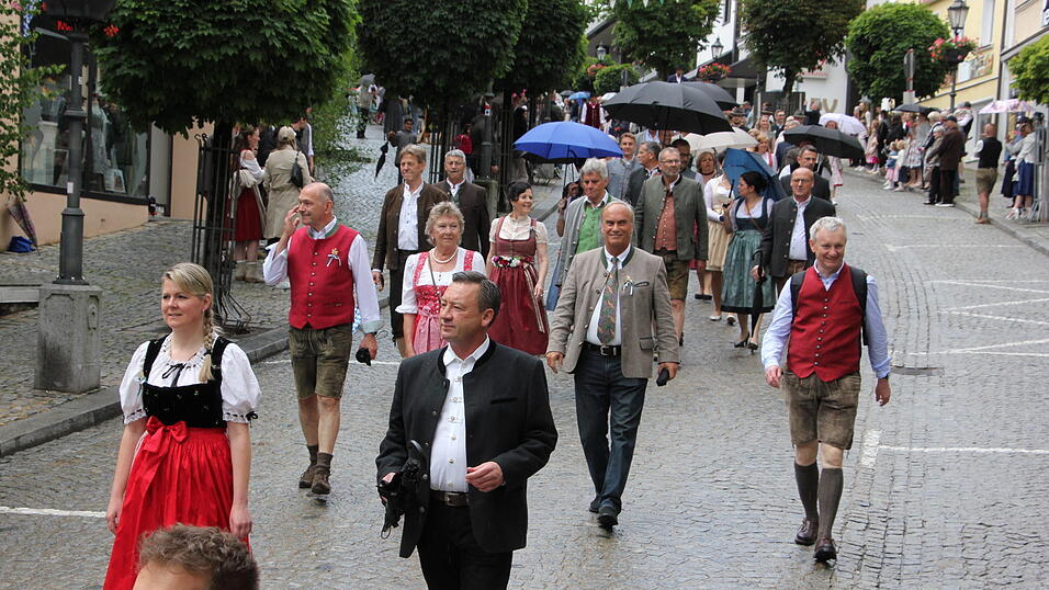 Das war der Bierzelteinzug beim Bad Kötztinger Pfingstvolksfest 2025. Das war der Bierzelteinzug beim Bad Kötztinger Pfingstvolksfest 2025.