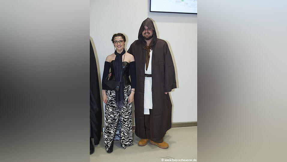 Die Narren waren bester Stimmung und hatten sich allesamt kreative Kostüme ausgesucht. Die Narren waren bester Stimmung und hatten sich allesamt kreative Kostüme ausgesucht.