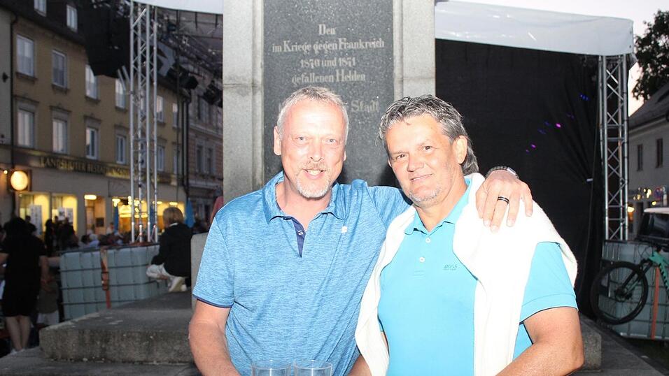 Viele Landshuter genossen ihren Freitagabend auf dem Bismarckplatzfest.