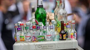 Ein B&uuml;ndnis aus mehreren Fachorganisationen fordert eine bessere Alkoholpr&auml;vention. (Archivfoto)