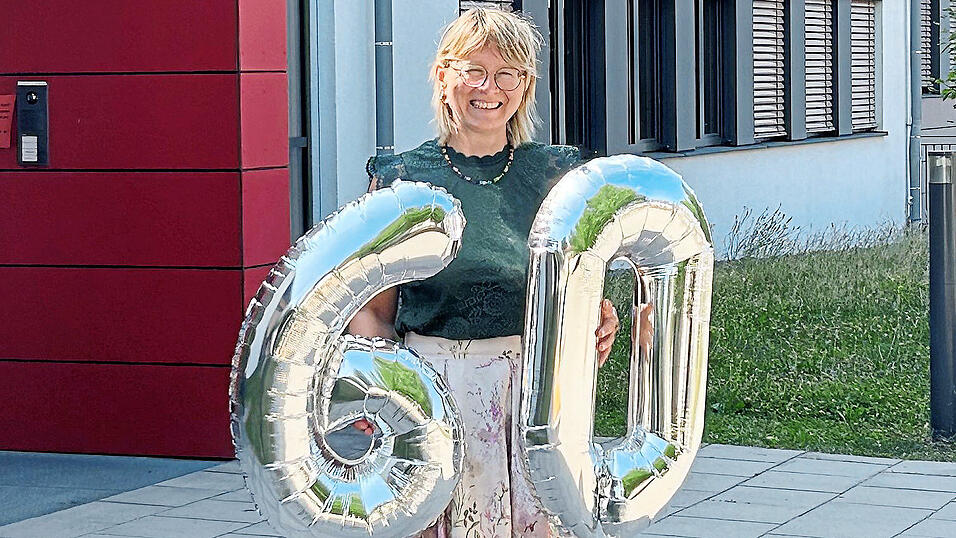 Rektorin Tanja Anthofer freut sich auf die Feierlichkeiten zum 60. Geburtstag der Grundschule Altenmarkt.