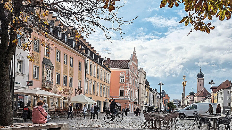 Am Theresienplatz: Hier schlängeln sich die Radler durch. Am Theresienplatz: Hier schlängeln sich die Radler durch.