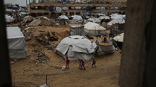 Im Gazastreifen leben viele Menschen trotz Waffenruhe weiterhin unter katastrophalen Bedingungen - nun k&uuml;ndigen die USA an, dass die Umsetzung des Gaza-Friedensplans in die n&auml;chste Phase geht.