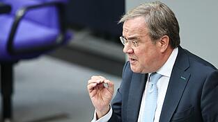 Armin Laschet, CDU, Vorsitzender des Ausw&auml;rtigen Ausschusses des Bundestages, fordert eine deutsch-franz&ouml;sische Initiative f&uuml;r Verhandlungen mit Russland &uuml;ber einen Waffenstillstand in der Ukraine. (Archivbild)